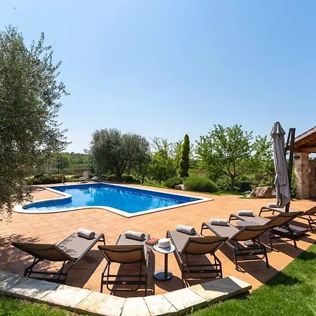 Hébergement de vacances Pilato